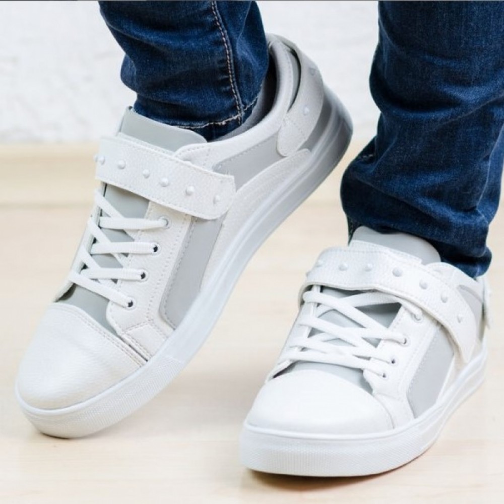 Adidași pentru bărbați Coner White Spikes