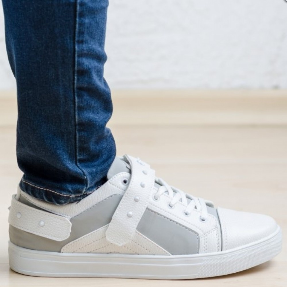 Adidași pentru bărbați Coner White Spikes