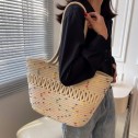 Плетена чанта тип "кошница" Beige