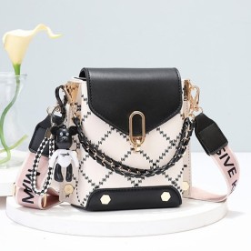 Малка чантичка Black Lola