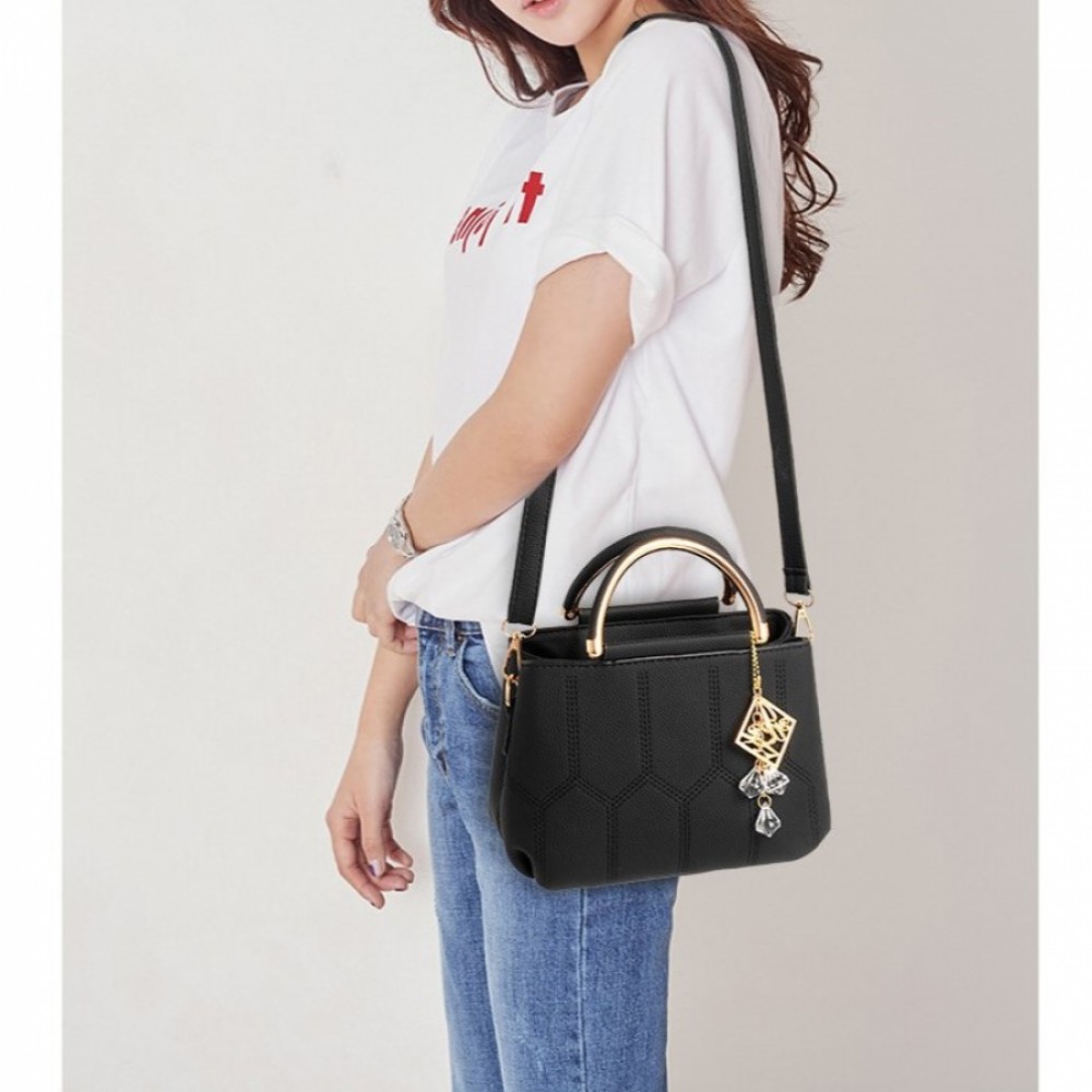 Малка дамска чанта Cropp Black
