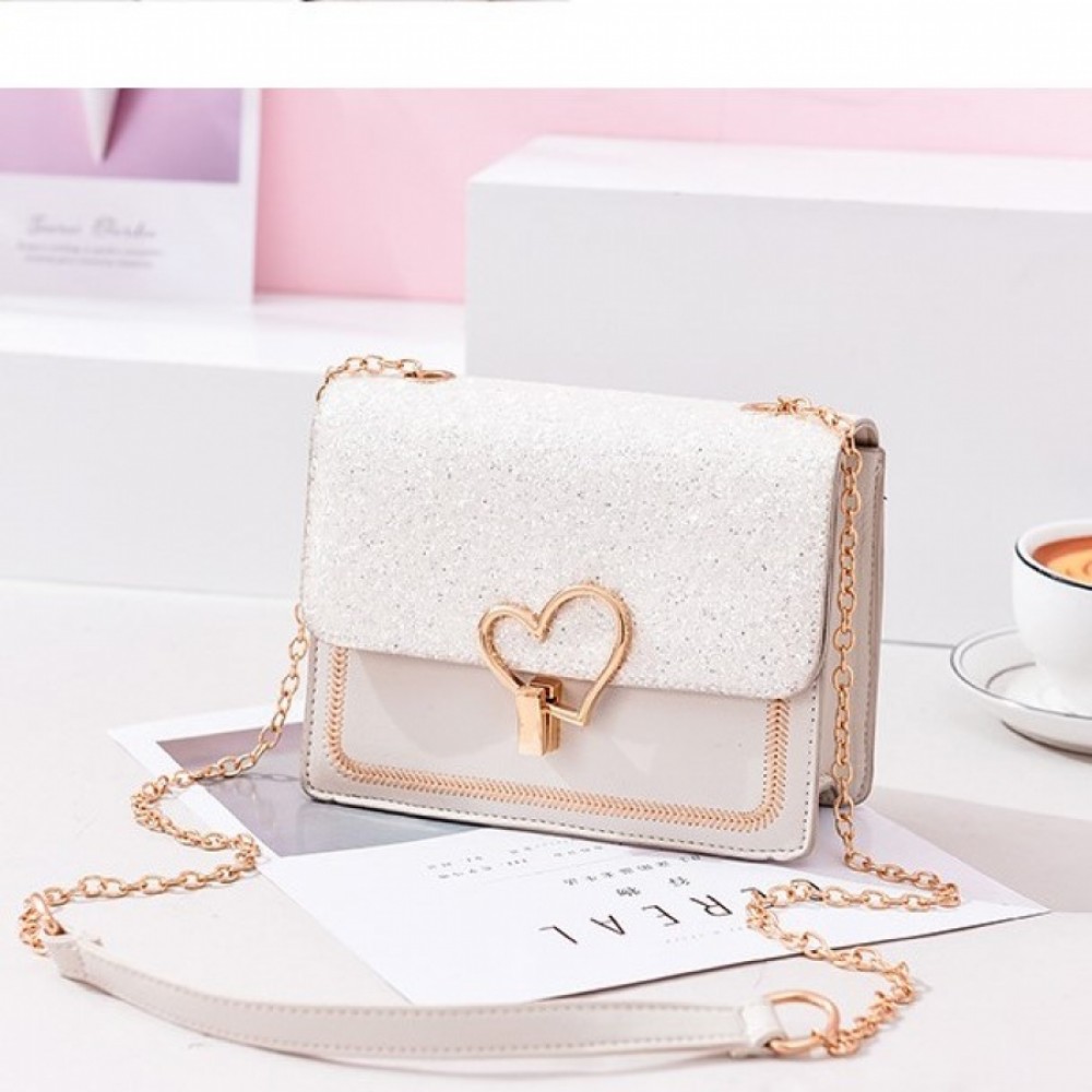 Малка чантичка Beige Heart