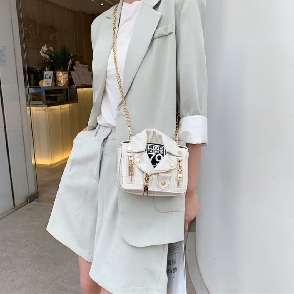 Лачена чантичка Siler Jacket 