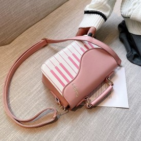 Малка дамска чанта Piano Pink