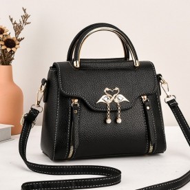 Малка дамска чантичка Black Fresh