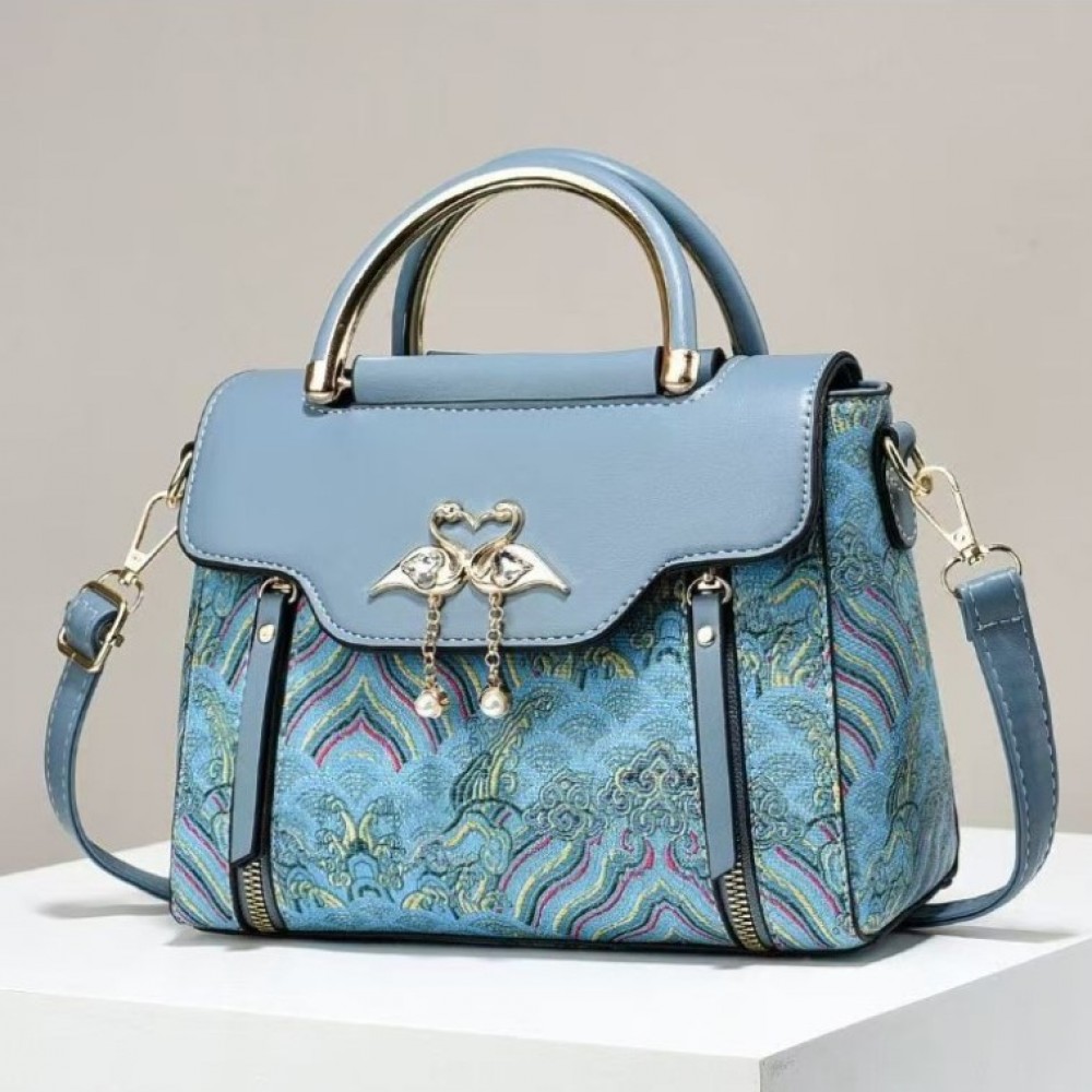 Малка дамска чантичка Blue Swan